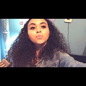 Meet your Posher, Alyssa